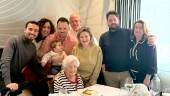 Foto de familia durante el cumpleaños