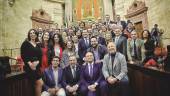 PRESUPUESTOS. El presidente de la Junta, Juan Manuel Moreno, junto con parlamentarios del Partido Popular, Ciudadanos y Vox.