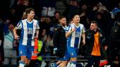 DERBI. Wu Lei celebra el gol anotado al Barcelona.