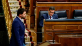 Gabriel Rufían, de ERC (izquierda), y el presidente del Gobierno, Pedro Sánchez.