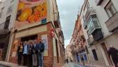 “Jaén se pinta” estrena su primer mural en San Ildefonso con el color de Marta Lapeña en calle Lizaderas, en Jaén. / Ayuntamiento de Jaén.