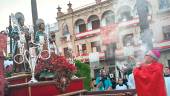 El obispo de Jaén bendice a los Santos Mártires de Jesucristo. / Adrián Claudio / Diario JAÉN. 