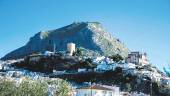 PAISAJE. Panormaca con la Peña de Martos, la torre del Homenaje y el santuario de la Virgen de la Villa.