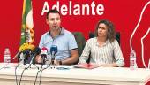 REIVINDICACIÓN. Daniel Campos e Isabel María Bausán, concejales del PSOE.