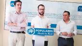 COMPARECENCIA. Marino Aguilera, Juan Manuel Marchal y Francisco José Palacios, en la sede popular.