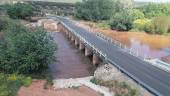 ARREGLOS. Paso de la carretera arreglada sobre el río Guadalén.