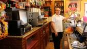 Pedro Polaina de servicio en el restaurante “Danubio”.