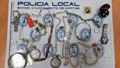 Relojes, joyas y otros elementos sustraídos por el autor del robo en la vivienda. 
