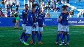 Play off. Los jugadores del Linares celebran uno de los goles del equipo contra el Almería B.