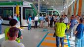 Una veintena de empresas visitan el tranvía de Jaén.