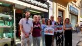 Autoridades y los joyeros Ferrándiz en el acto de promoción del cupón. / Junta de Andalucía