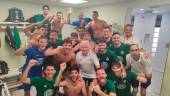 Los jugadores del Atlético Mancha Real celebran el triunfo. / Atlético Mancha Real.