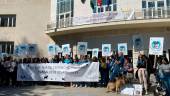 Veterinarios hacen ruido contra el Real Decreto 666 a las puertas de la Subdelegacion. / Judit Laguna. / Diario JAÉN.