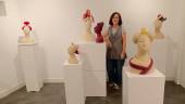 Teresa Rancaño, junto a la exposición “De pura lana”.