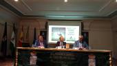 Conferencia “Un jiennense en la Corte Califal”, en el salón de actos de la Real Sociedad Económic de los Amigos del País de Jaén. / Ana Lechuga / Diario JAÉN.