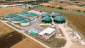 Vista aérea de una planta de producción de biogás, que transforma los residuos del campo en energía eléctrica. / Europa Press.