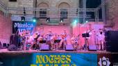 Charanda y el Septeto Santiaguero en el escenario del patio interior de los Baños Árabes. / Álvaro Guzguti / Diario JAÉN