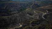 Vista aérea tras el incendio, en A Gudiña, Ourense. / Adrián Irago / Europa Press.