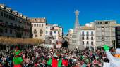 La Plaza de Santa María a rebosar durante las campanadas infantiles.