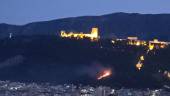 Fotografía del fuego desde la distancia.