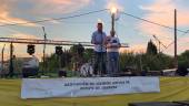 FIESTA. El chef jiennense y vecino de Puente Jontoya, Pedro Sánchez, durante la lectura del pregón en el barrio.