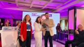 Mairena Martínez recoge su premio. / PSOE-A.