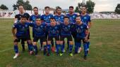 EQUIPO. Conjunto titular del Atlético Porcuna que jugó en el campo del Martos CD.