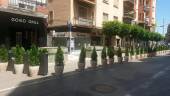 NUEVA INSTALACIÓN. Vista de la “terraza de la discordia” en la calle Virgen de la Capilla, parcialmente montada.