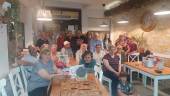 Un público muy variado acudió a ver la conferencia de Miguel Viribay, presentada por el escritor Alfonso Fernández Malo.