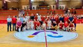 Foto de familia de ambos equipos al finalizar el partido. / Jaén CB. 