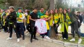 Aficionados del Jaén Paraíso Interior en los momentos previos al partido.