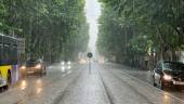La tormenta registrada ayer en la capital jiennense dejó estampas propias de otro periodo del año. / Jason Moyano / Diario JAÉN. 