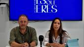 Luis Vera y Tania Casas presentan la campaña de abonados del Linares Deportivo. / Antonio del Arco. 