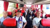 Aficionados del Real Jaén, en el autobús camino de Huétor Tájar.