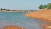 Los continuos desembalses provocan una reducción de las reservas del Guadalén que se pueden apreciar a simple vista. 