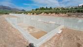 Vista de la plataforma-secadero de estiércol durante su construcción.