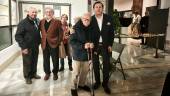 Alfonso Rodríguez recibe al arquitecto Luis Berges en la inauguración de su exposición. / Ana Lechuga / Diario JAÉN.