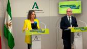 La consejera de Sostenibilidad y Medio Ambiente de la Junta de Andalucía, Catalina García, y el delegado del Gobierno en Jaén, Jesús Estrella, durante la rueda de prensa. / Francisco J. Marín / Diario JAÉN.