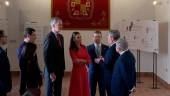 Juanma Moreno, Felipe VI, Letizia y Julio Millán visitan el Salón Mudéjar. / Pablo Espinosa y Fran Miranda / Diario JAÉN.