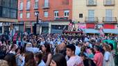 Jiennenses disrfutando de las procesiones infantiles. / Juanfran Paredes / Diario JAÉN. 