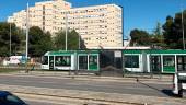 El tranvía, a su paso por la parada del Hospital Neurotraumatológico. / Diario JAÉN.