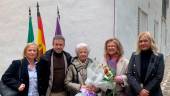 Inmaculada Escalona, Julio Millán, Isabel Labella, Isabel María Escalona y María Espejo, tras el homenaje. / Pablo Espinosa / Diario JAÉN.