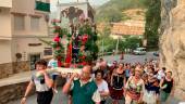 Momentos del traslado de la Virgen de los Desamparados en La Iruela. / Pablo Espinosa / Diario JAÉN. 