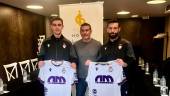 Adrián Fernández, Manuel Chumilla y Ñito González posan con la camiseta del Real Jaén. / Real Jaén.