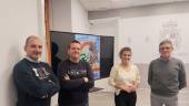 Rafael López, Juan Antonio Pérez de Castro, Beatriz López y Pedro Malagón posan delante del cartel de la prueba. / G. Moreno. / Diario JAÉN.