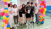 Eva Funes junto con organizadores del acto y ganadores de la categoría “Future Engineers”. / Adrián Claudio /Diario JAÉN.
