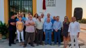 FAMILIA. Antonio Lara Díaz, en el centro, junto a socios de la cooperativa Virgen del Rosario.