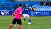 CLAVE. El iliturgitano Rodri controla el balón en el partido con el Melilla CD.