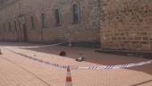 Campana en la plaza del Santuario de la Fuensanta en Villanueva del Arzobispo. 