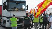 CONCENTRACIÓN. Los manifestantes impidieron la salida de camiones en Vilches.